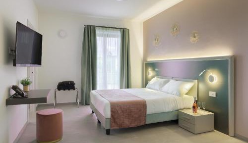 Large Double or Twin Room
