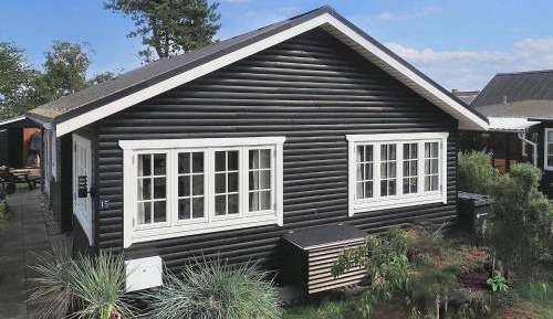 One-Bedroom Holiday Home