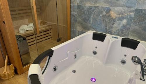King Suite with Spa Bath
