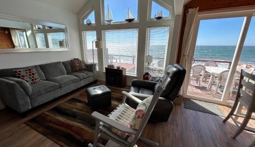 Bungalow - Water Front 