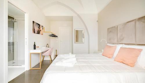 Deluxe Double Room with Shower