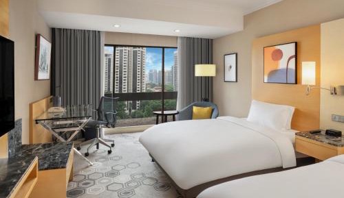 Deluxe Twin Room with Walk-In Shower