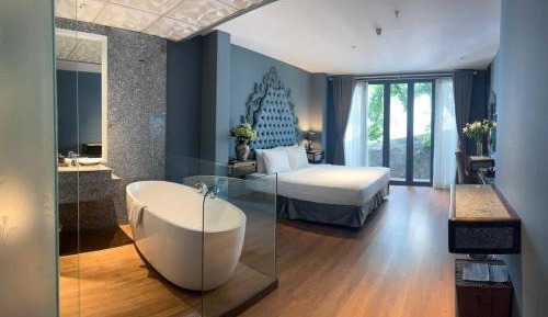 King Room with Balcony