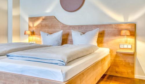 Double Room (1 Adult)