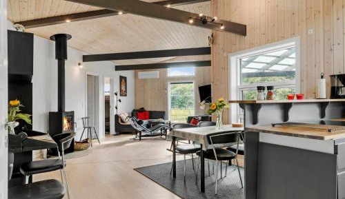 Three-Bedroom Holiday Home 