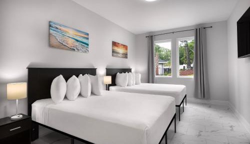 Three-Bedroom Condo with Balcony