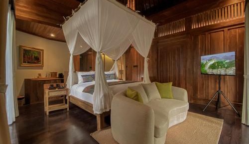 One Bedroom Presidential Villa with Waterfall View, Heated Pool and Private Jacuzzi