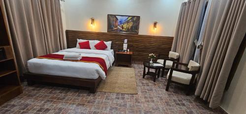 Superior Double or Twin Room with Pool View