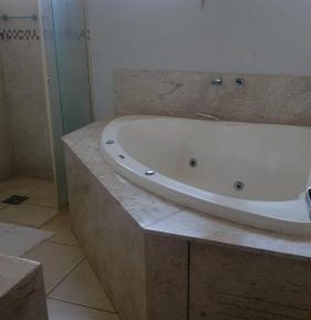 King Suite with Spa Bath