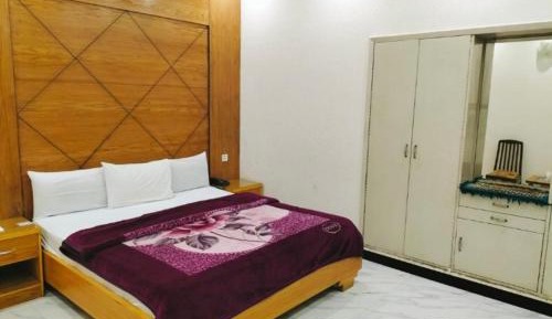 Deluxe King Suite