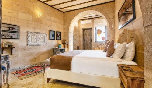 Deluxe Double or Twin Room with Mountain View