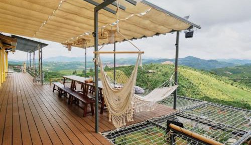 Family Room with Mountain View