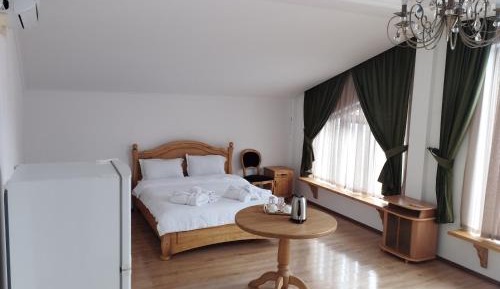Large Double Room