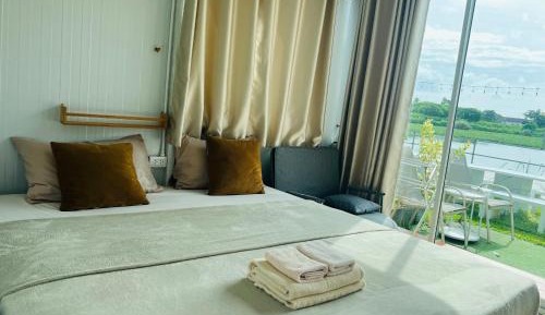 Queen Room with Garden View