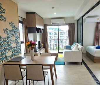 Two-Bedroom Apartment with Pool View