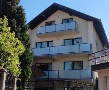Villa with Garden View