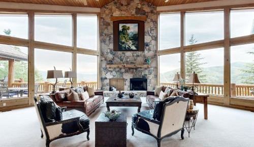 Six Bedroom Holiday Home