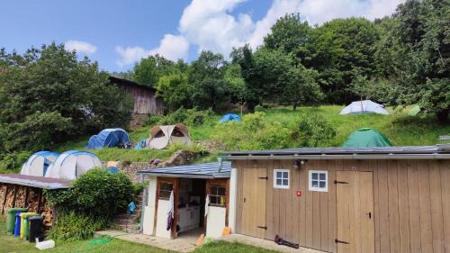 Tent Place