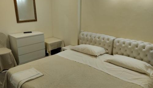 Queen Room with Spa Bath
