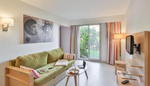 One-Bedroom Apartment with Sleeping Alcove (6 People) - Sunday