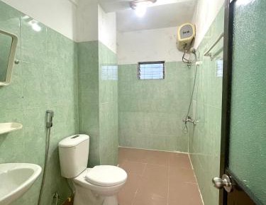 Quadruple Room with Private Bathroom