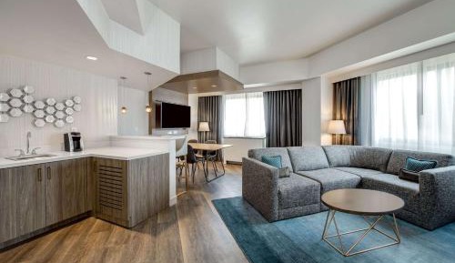 One-Bedroom Oakhurst King Suite