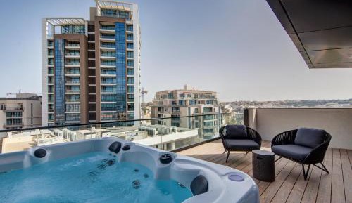Executive Suite with Terrace and Outdoor SPA Bath