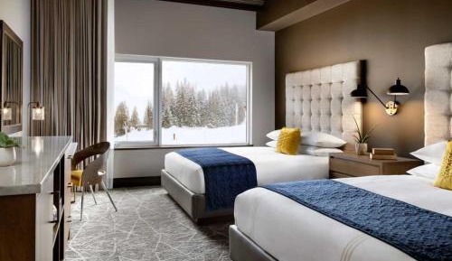 Queen Room with Two Queen Beds and Mountain View