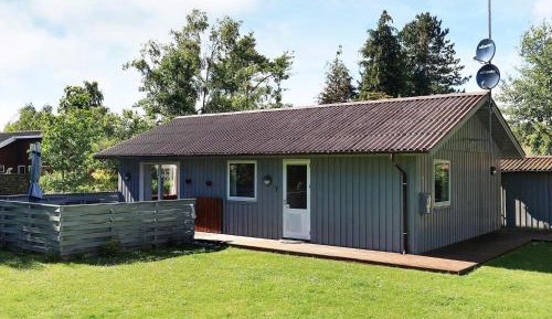 Three-Bedroom Holiday Home 
