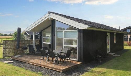 Three-Bedroom Holiday Home 