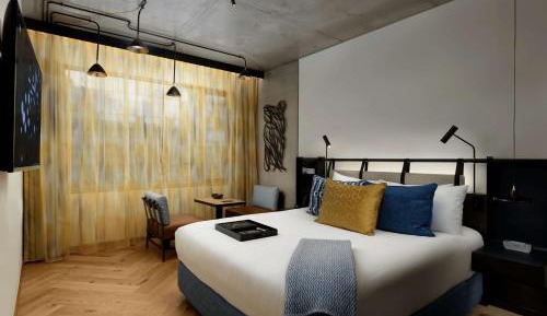 QT Deluxe King Room