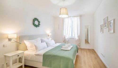 One-Bedroom Apartment with Balcony