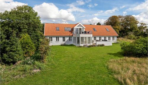 Six-Bedroom Holiday Home