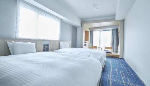 Twin Room with River View - Non-Smoking
