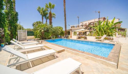 Two-Bedroom Holiday Home