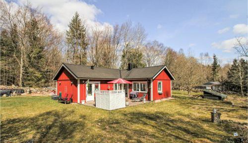 Three-Bedroom Holiday Home 