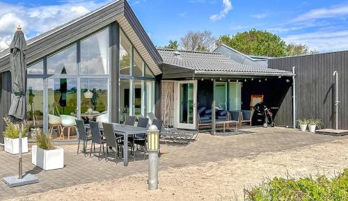 Three-Bedroom Holiday Home 