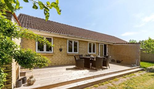 Three-Bedroom Holiday Home 