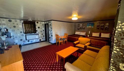 Deluxe Queen Room with Two Queen Beds