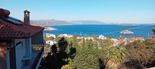 Four-Bedroom House with Terrace and Sea View