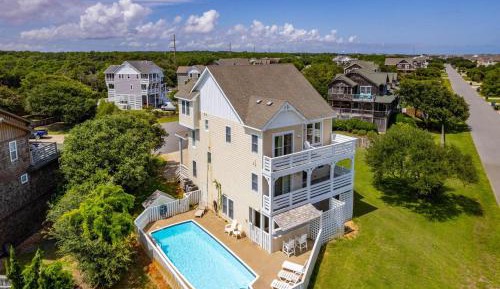 Five-Bedroom Holiday Home