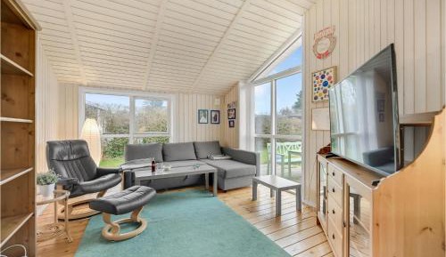 Three-Bedroom Holiday Home 