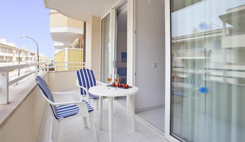Superior One-Bedroom Apartment with Balcony