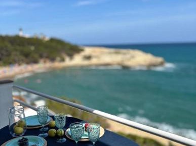 Two-Bedroom Apartment with Balcony and Sea View