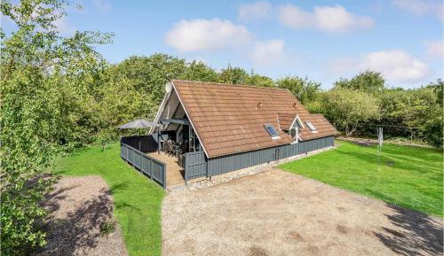 Three-Bedroom Holiday Home 