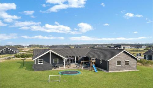 Eight-Bedroom Holiday Home