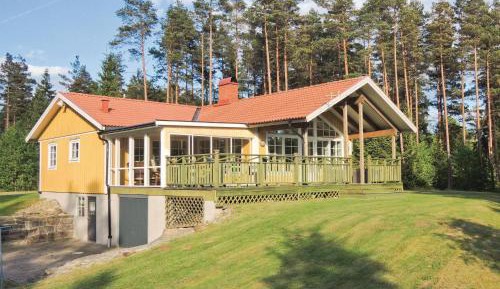 Four-Bedroom Holiday Home