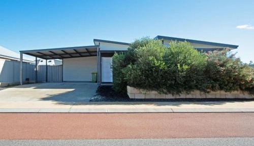 Four-Bedroom Holiday Home