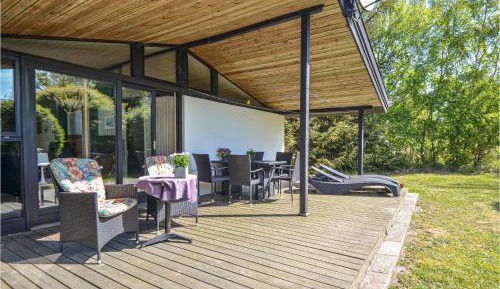 Three-Bedroom Holiday Home 