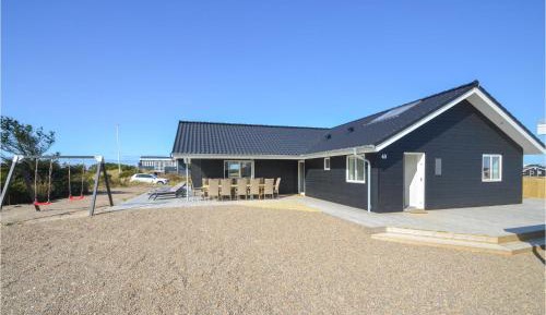Five-Bedroom Holiday Home